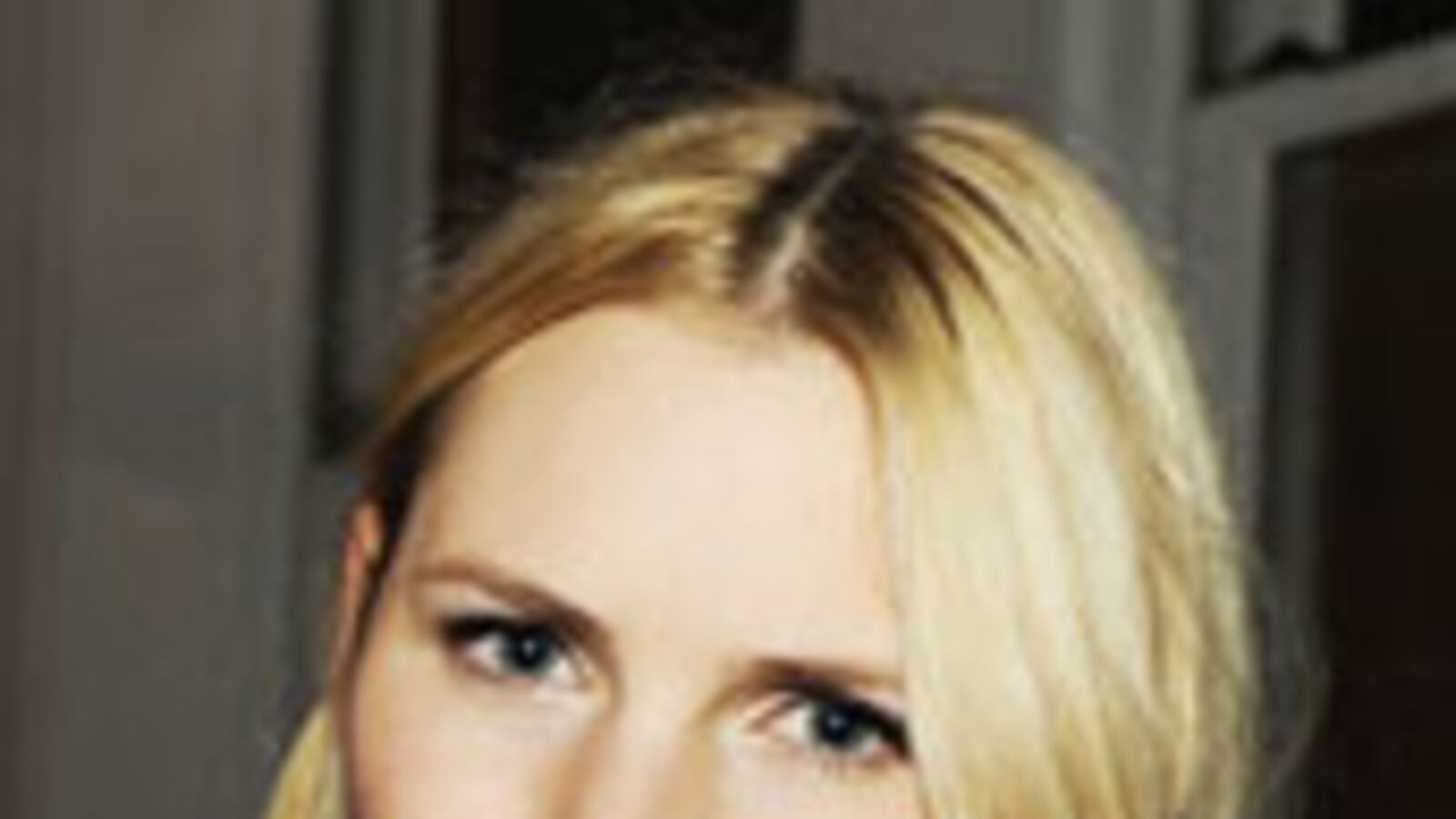 articles/2010/02/24/socialite-reality-star-or-thief/jones-grifter-socialite_83554_jewugb