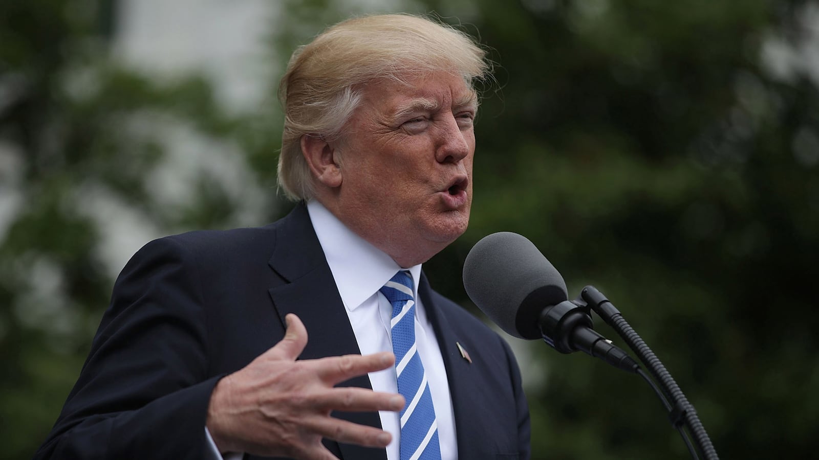 articles/2017/05/01/trump-campaign-pulls-legally-suspect-ad-with-mcmaster-in-uniform/170501-Markay-Dozier-Trump-Campaign-tease_pvxmrr