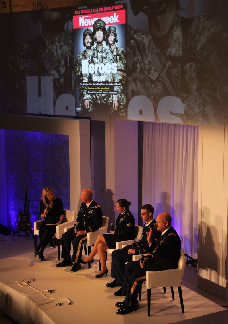 galleries/2012/11/15/william-mcraven-bono-more-from-the-hero-summit-photos/hero-summit-dinner-12_nm1avz