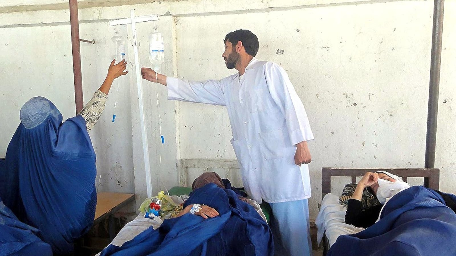 cheats/2012/05/27/taliban-denies-role-in-poison-attacks/poisoned-school-girls-afghanistan-cheat_svpetr