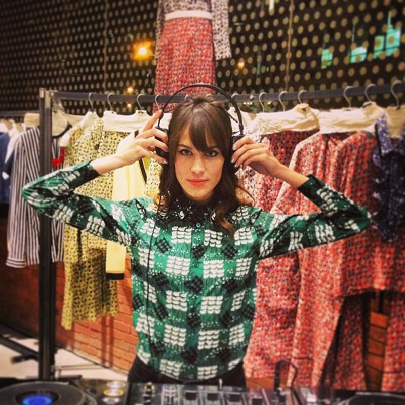 galleries/2013/02/09/alexa-chung-lindsey-wixson-more-fashion-instagrams-photos/130208-fashion-instagram-01-alexa-chung_a8kmgy