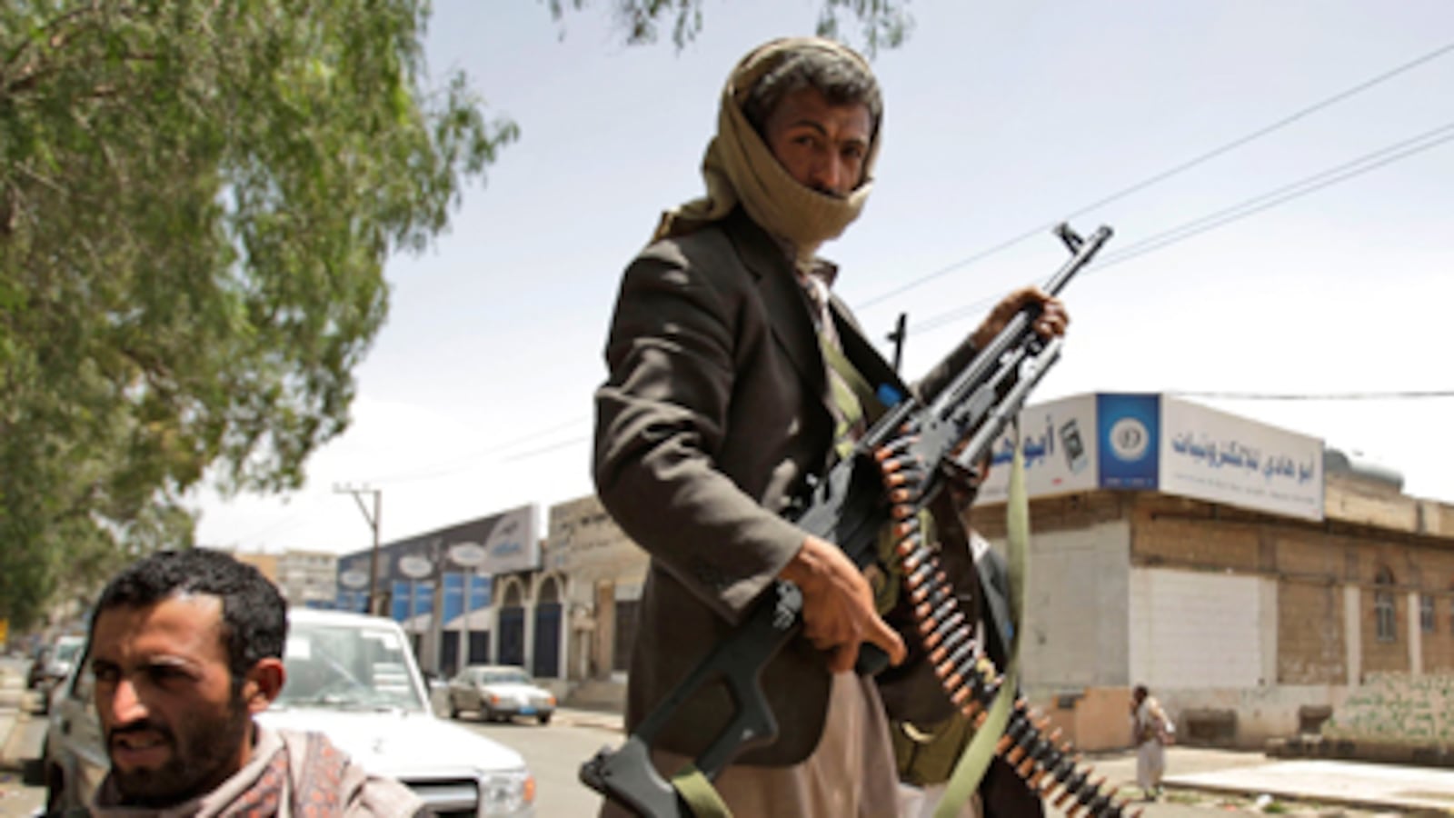 cheats/2011/05/29/yemeni-forces-battle-islamist-militants/yemen-clashes-530_ytju3y