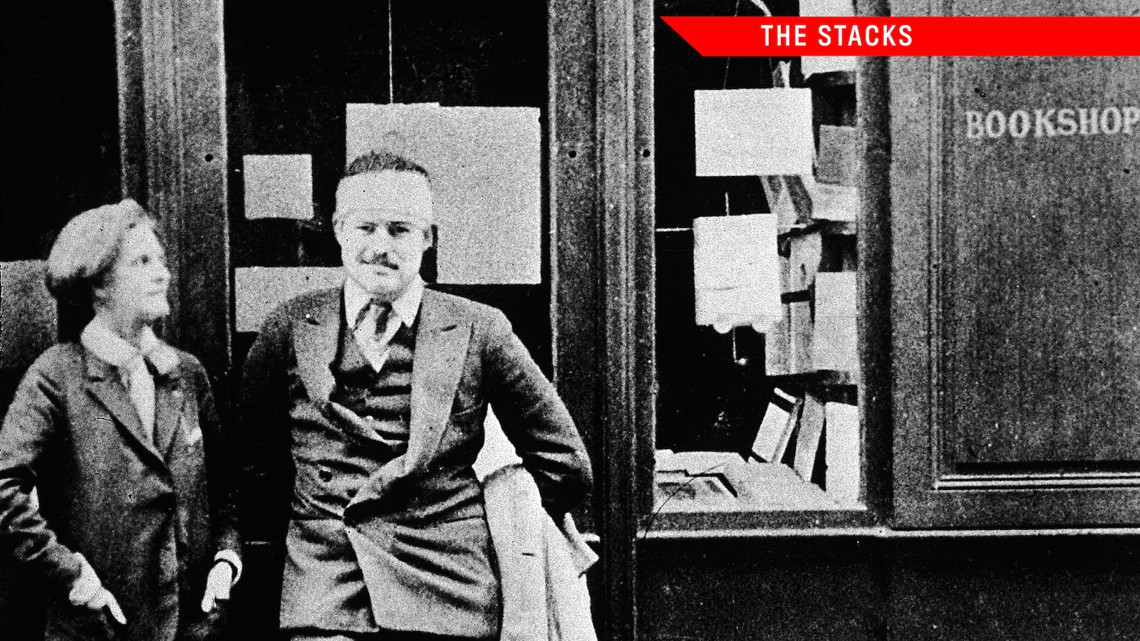 articles/2015/11/21/hemingway-s-love-letters-to-the-city-of-light/151120-stacks-hemingway-paris-tease_copy_qfbjqt