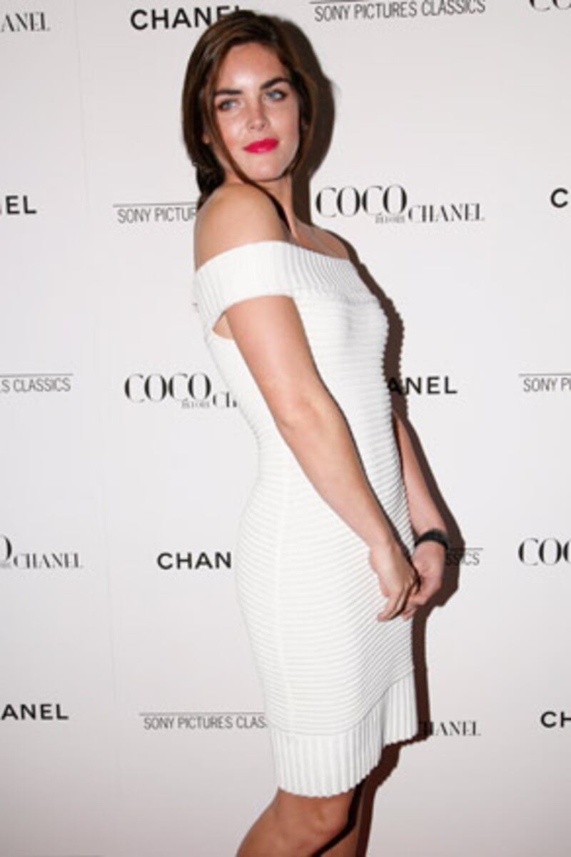 galleries/2009/09/16/coco-before-chanel-new-york-premiere/coco-chanel-10_cytl1i