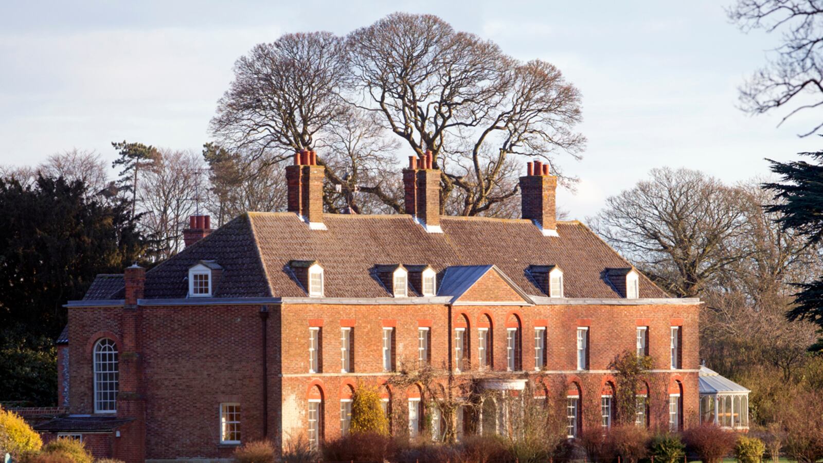 articles/2013/04/02/revealed-all-the-plans-for-william-and-kate-middleton-s-new-ten-bedroom-country-house/anmerhall_uwlzcu