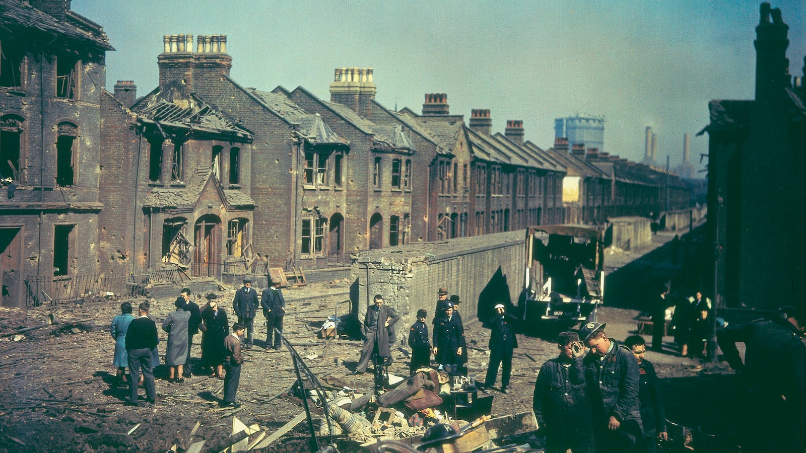 articles/2014/04/02/death-became-her-molly-lefebure-s-wartime-years-of-murder-and-suicide/140331-molly-lefebure-teeman-tease_t8ly1c