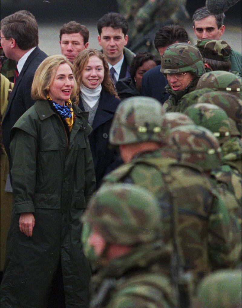 galleries/2011/06/25/first-ladies-go-abroad/hillary-clinton-bosnia_rdob4x