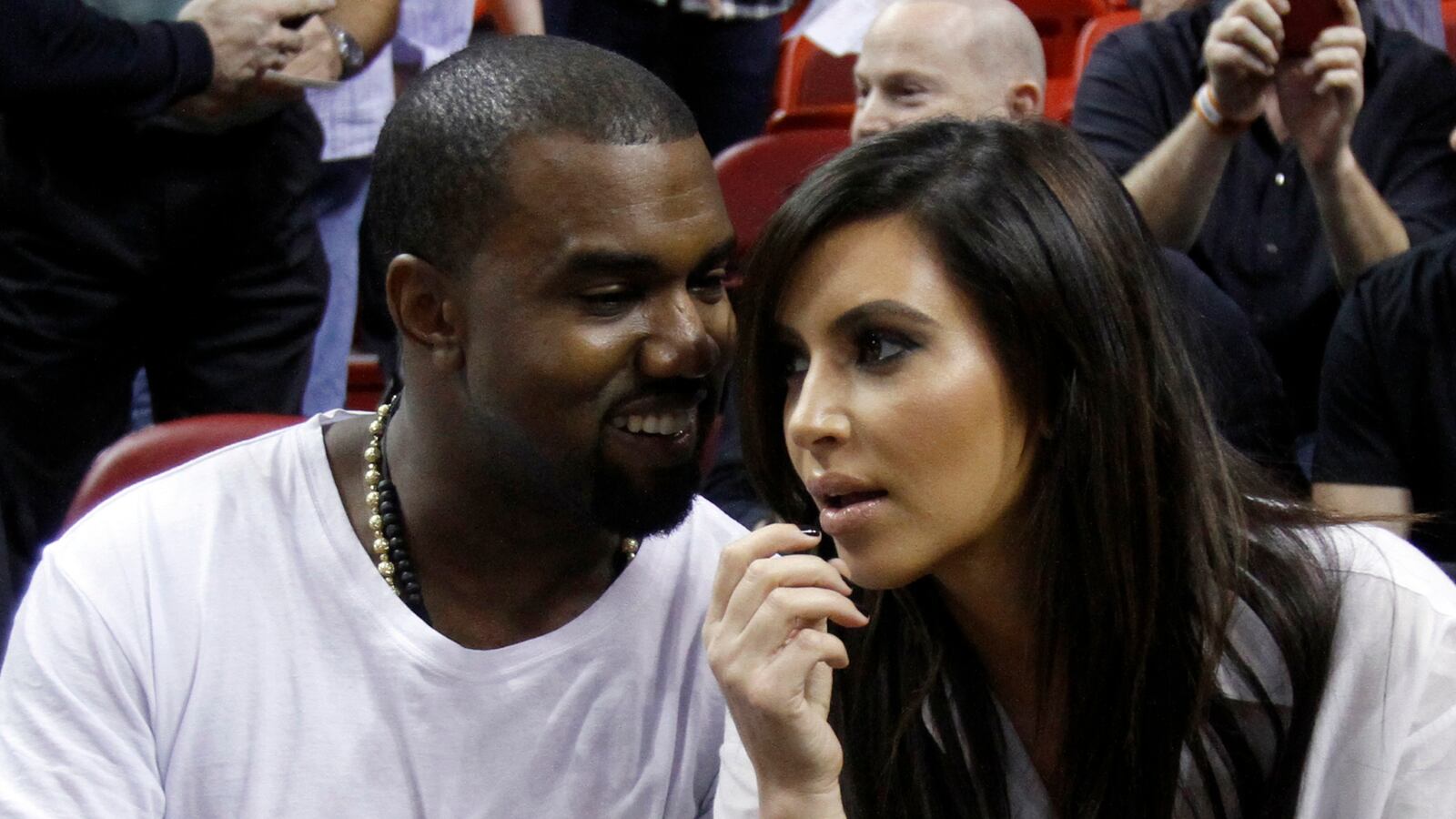 cheats/2013/08/20/kanye-to-appear-on-kris-jenner-s-show/130820-kanye-kim-cheat_a53an9