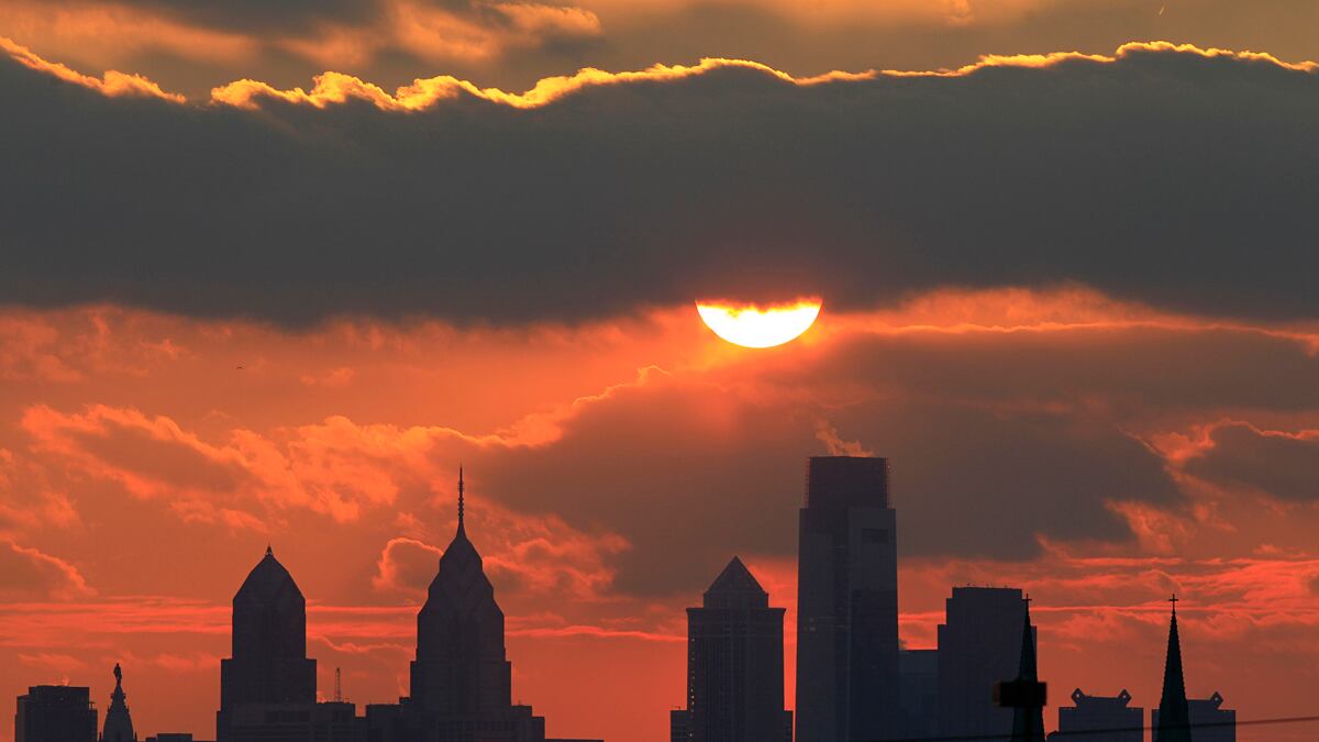 articles/2012/04/04/is-philadelphia-dying-pew-report-shows-a-city-with-marked-declines/philadelphia-struggles-stone_pg9wyv