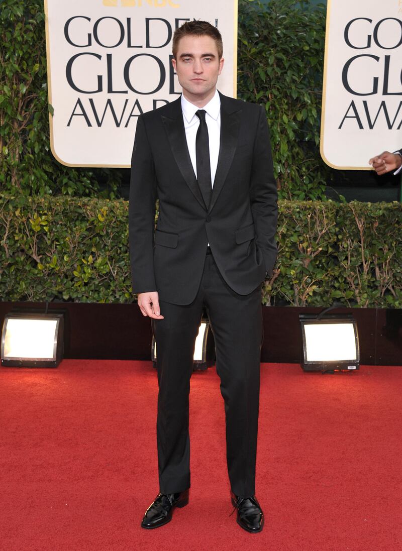 galleries/2013/01/13/best-dressed-at-the-golden-globes-awards-2013-photos/Robert-Pattinson-golden-globes-2013_bkqlec