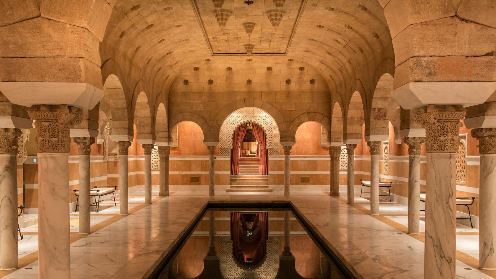 galleries/2014/08/30/omg-i-want-this-house-beverly-hills-photos/140829-omg-house-hacienda-dela-paz-3_e5t1yk