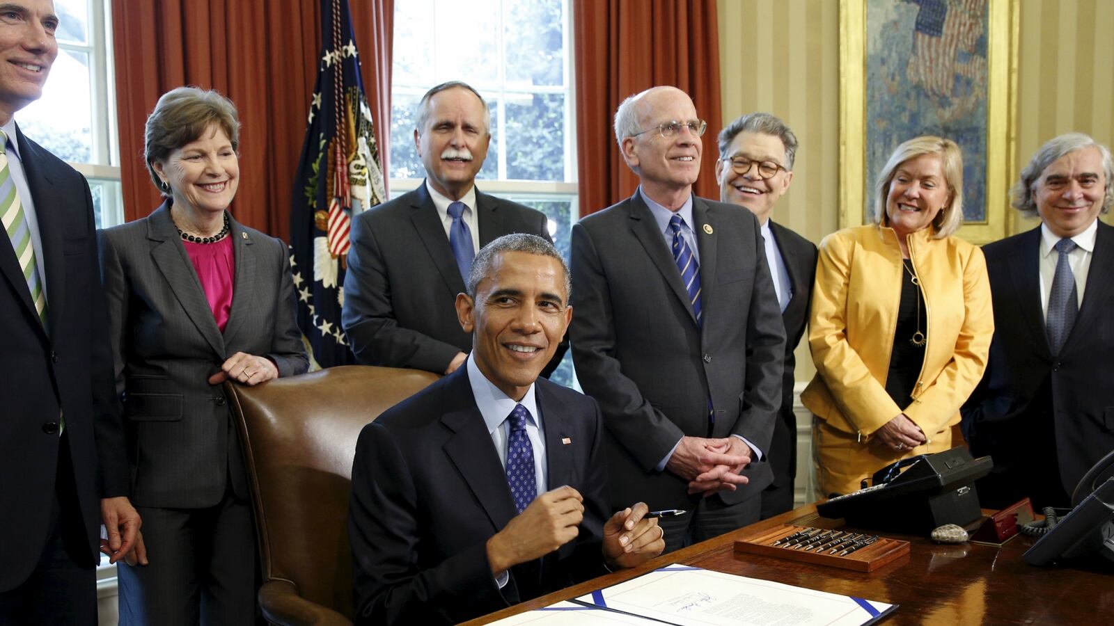 cheats/2015/06/02/senate-votes-to-reign-in-nsa/150430-obama-libarary-cheat_qrxjf6