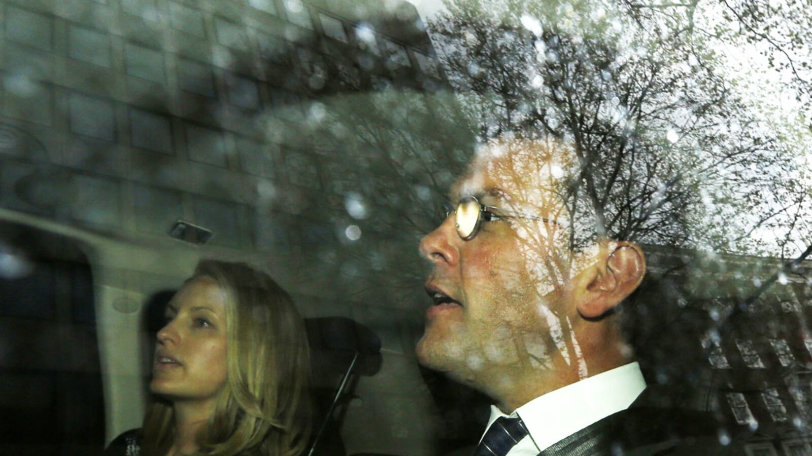 articles/2012/04/24/new-emails-revealed-as-james-murdoch-takes-the-stand-at-the-leveson-inquiry/james-murdoch-testifies-giglio_v06m2s