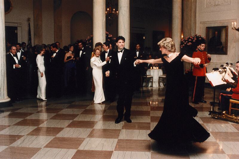 galleries/2011/07/01/princess-diana-s-50th-birthday/diana-birthday-travolta_epejfm