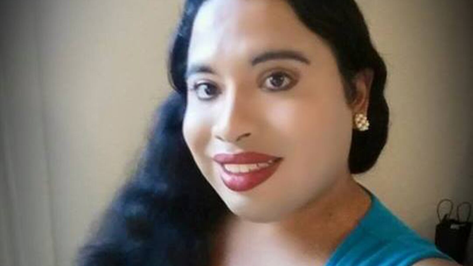 cheats/2015/08/18/obama-appoints-first-out-trans-staffer/150818-trans-hire-white-house-cheat_rjjc2m