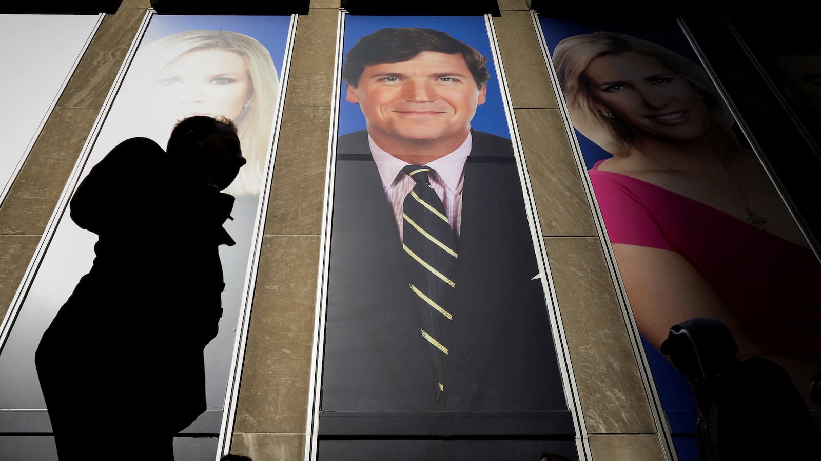 2023-04-24T165224Z_1667540478_RC26R89EMP2E_RTRMADP_3_FOX-CARLSON_o6mtck