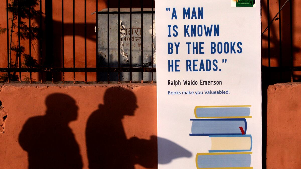 articles/2012/01/26/jaipur-literature-festival-wows-rushdie-debacle-aside/rushdie-jaipur-literary-festival-kapur_szucpv