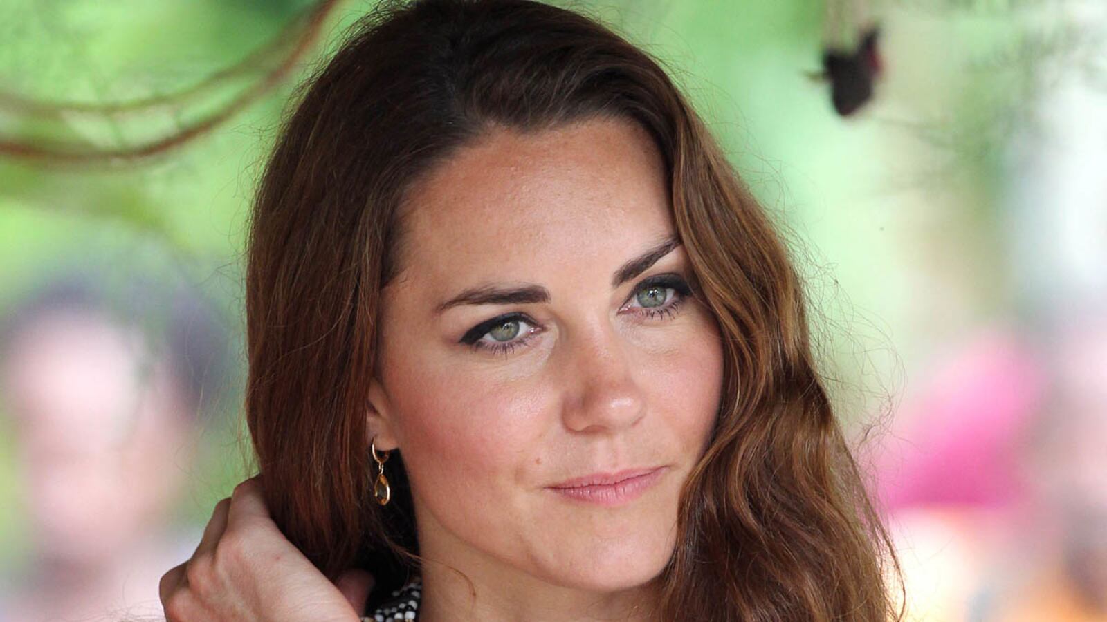 articles/2012/11/19/australian-mag-claims-kate-middleton-is-pregnant-dubious-source-alert/kate-middleton-italian-magazine-runs-nude-pictures-cheat_ghoh9j