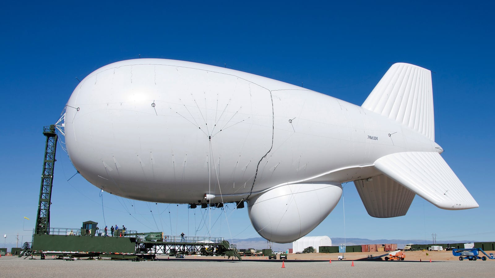 articles/2014/06/30/why-old-school-airships-now-rule-our-warzones/140629-sweetman-military-blimps-tease_phzoak