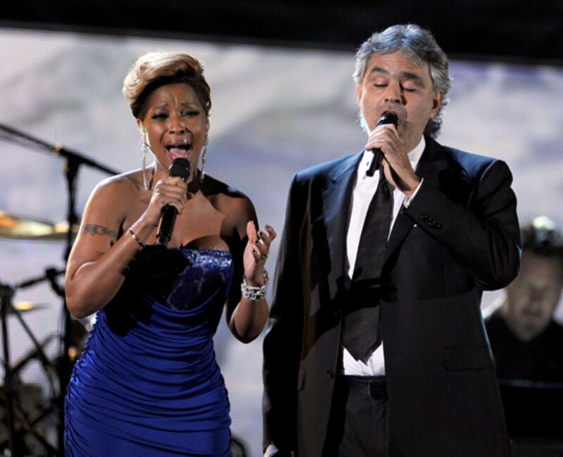 galleries/2010/01/31/grammy-red-carpet/grammy-awards---haiti-tribute_accbt1