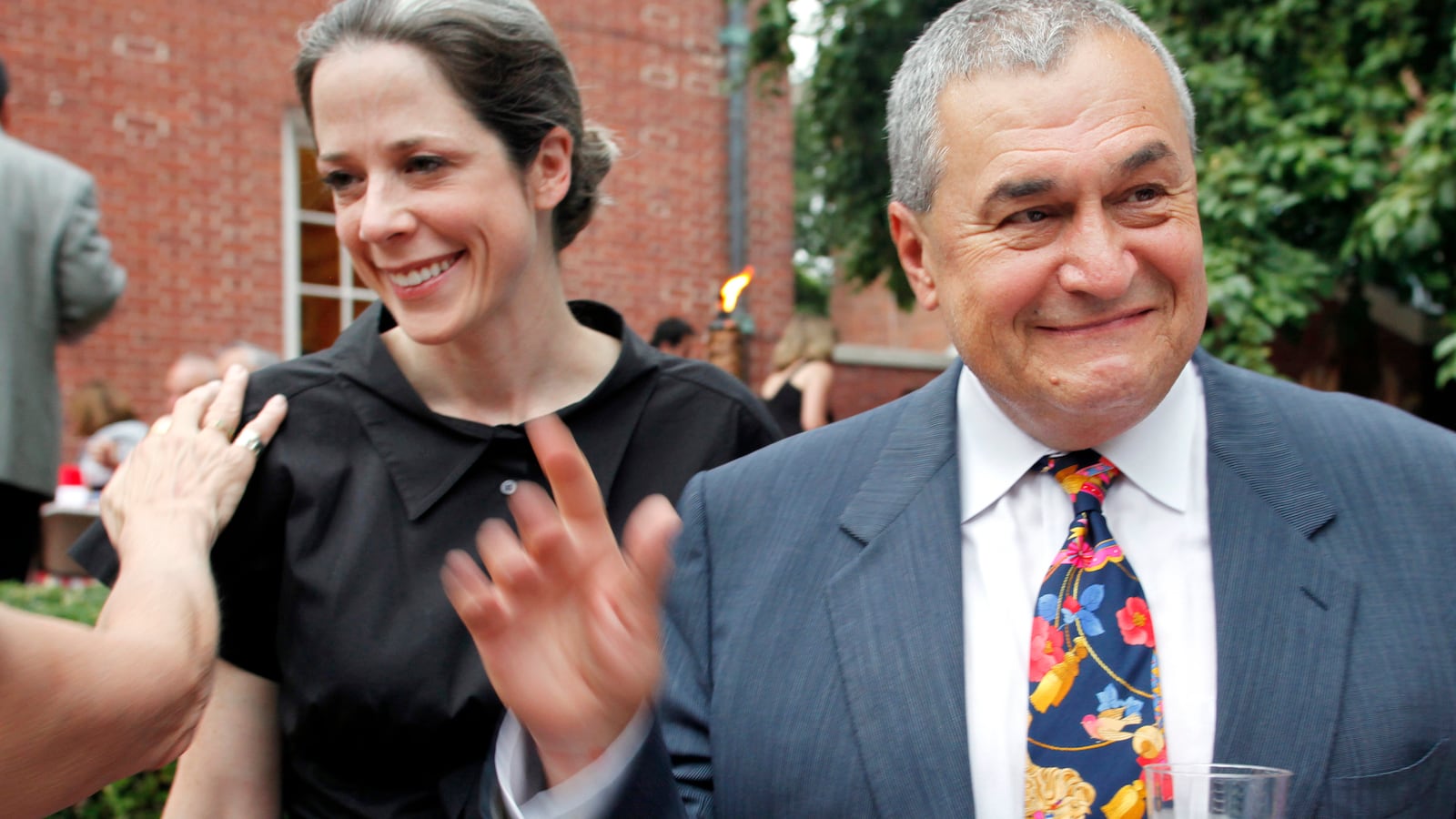 articles/2014/04/13/can-we-divorce-our-elites/140412-Poulos-Podesta-tease_ufmqxw