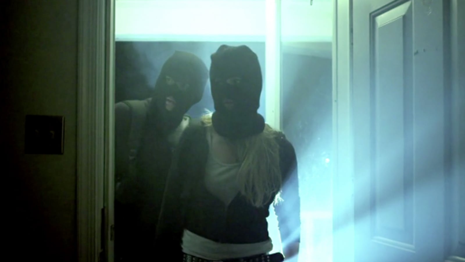 articles/2014/11/28/nitehawk-shorts-festival-brute-a-twisted-take-on-playing-in-the-dark/141126-grinberg-brute-tease_hduyty