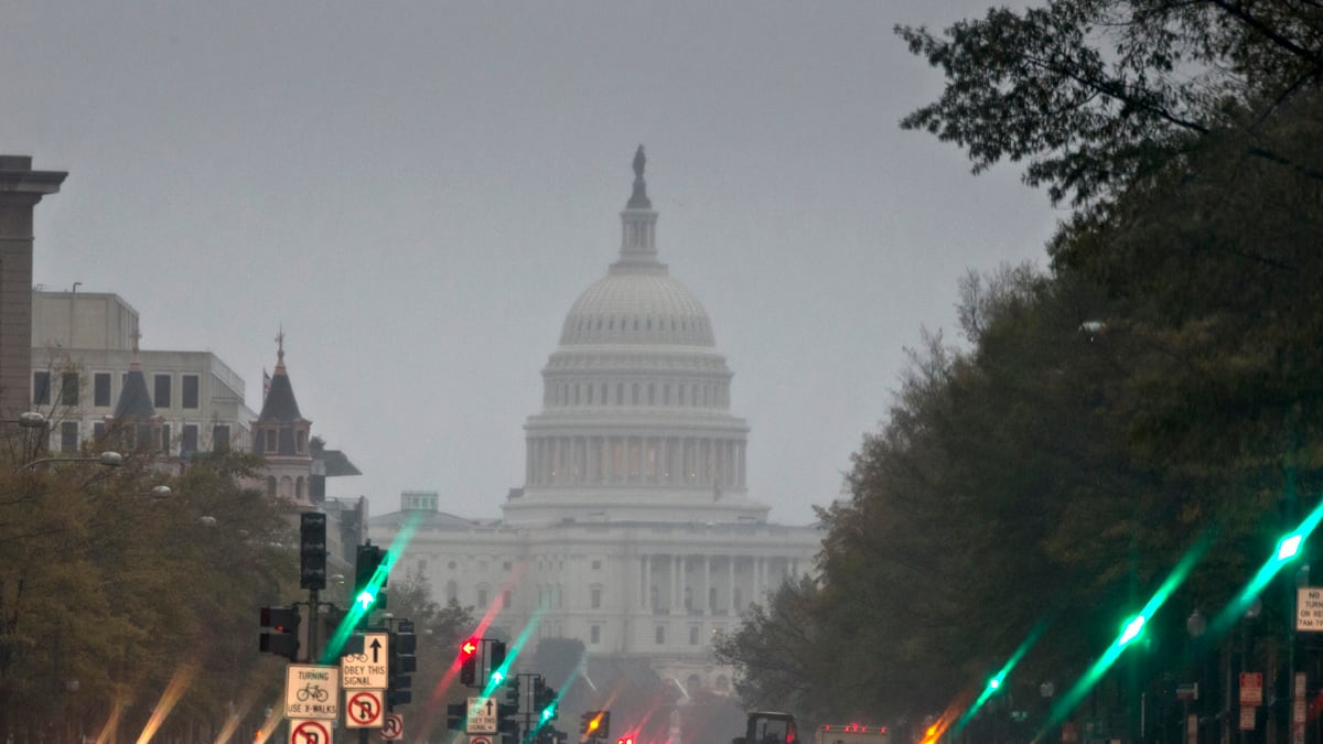 articles/2012/10/31/will-republicans-oppose-disaster-relief-funds-after-hurricane-sandy/dc-ghost-town-sandy-kurtz_kr4qvm