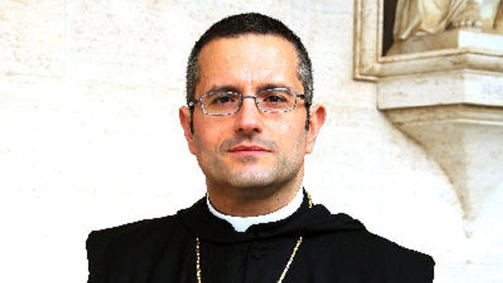 articles/2015/11/12/the-monsignor-who-took-money-from-the-poor-and-binged-on-ecstasy-and-champagne/15112-nadeau-priest-tease_dlzdyd