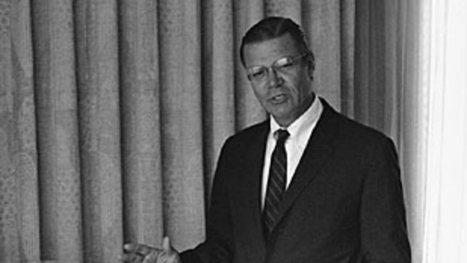 cheats/2009/07/06/robert-mcnamara-dies/mcnamara_ssi3hj