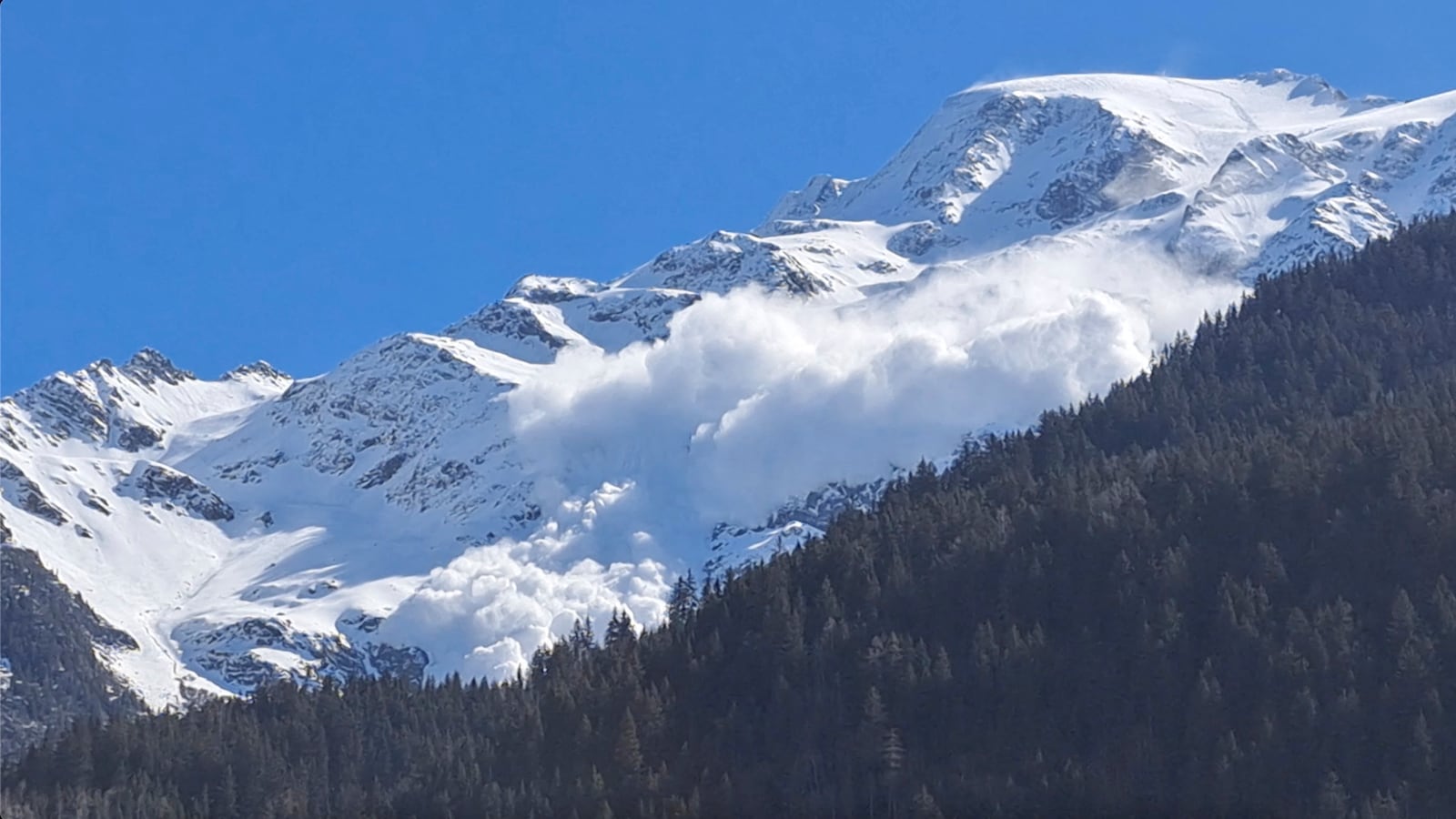 A general view shows an avalanche in the French Alps, in Les Contamines-Montjoie, France, April 9, 2023.