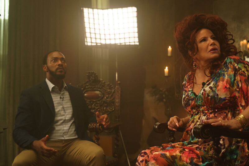 wehaveaghost-3_u6ej13