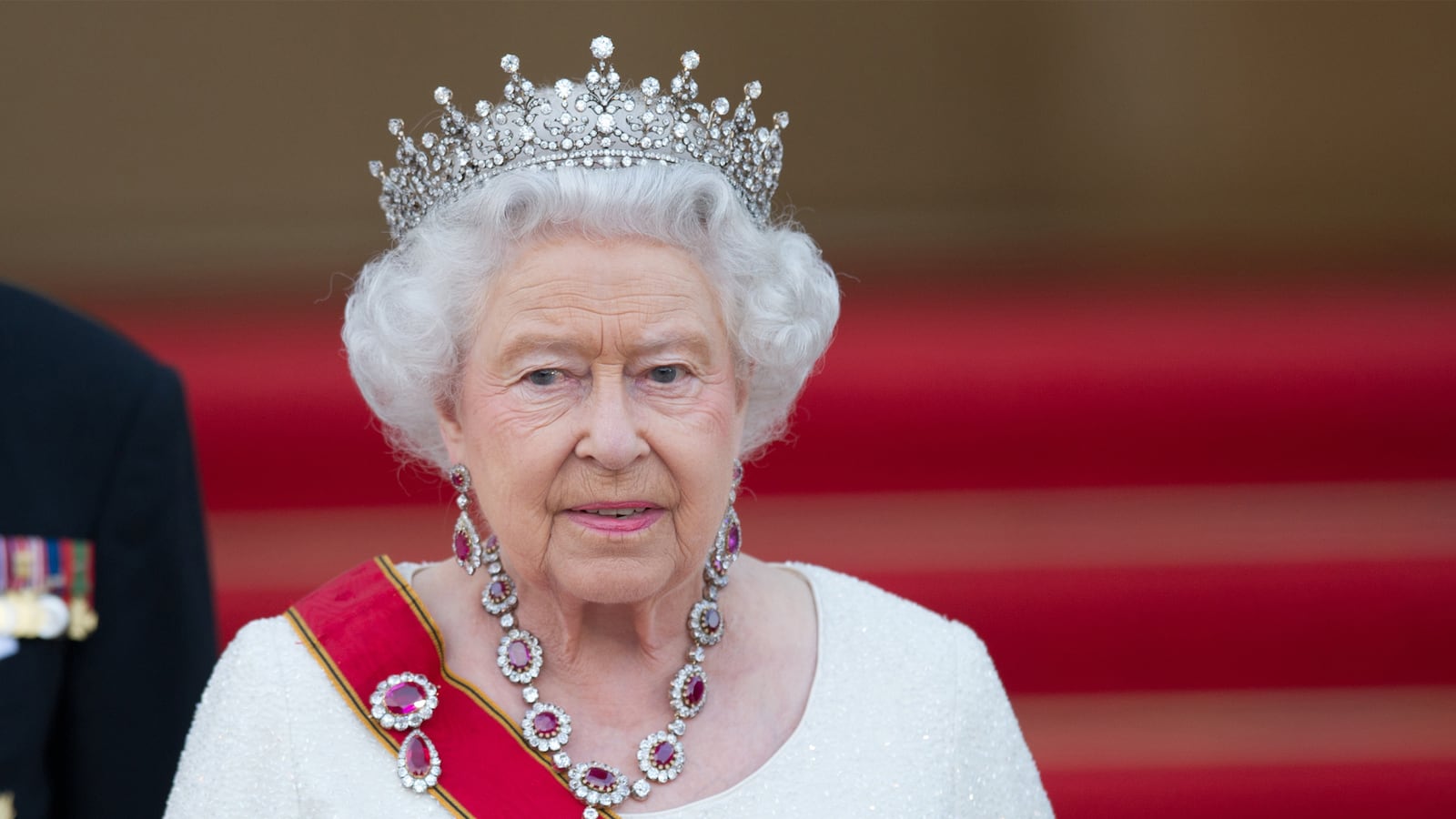 articles/2015/07/18/buckingham-palace-slams-release-of-heil-hitler-video-by-tabloid/150718-sykes-nazi-salute-tease_wf7yfg