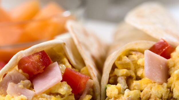 galleries/2010/07/23/the-most-dangerous-airline-meals/airline-food---breakfast-burrito_fbckt4