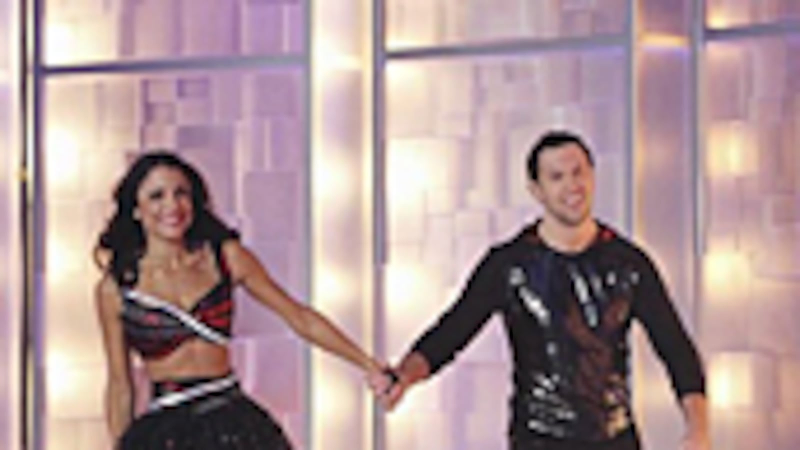 articles/2010/12/19/2010s-best-tv-shows-mad-men-modern-family-the-good-wife-fringe-and-more/lacob-best-worst-shows_148268_kn1nfz