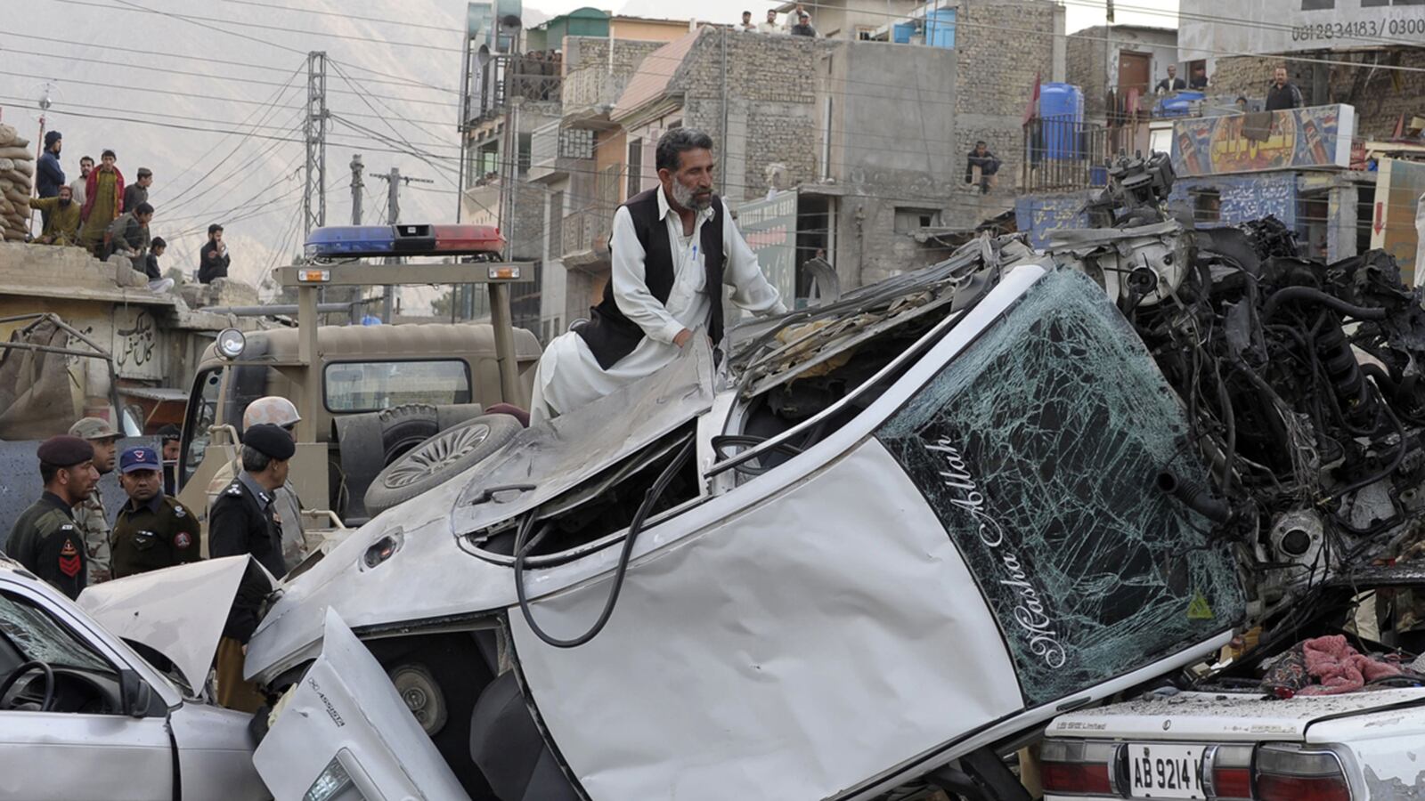 cheats/2013/01/10/103-dead-in-pakistan-bombings/130110-pakistan-bomb-cheat_pg9ngy