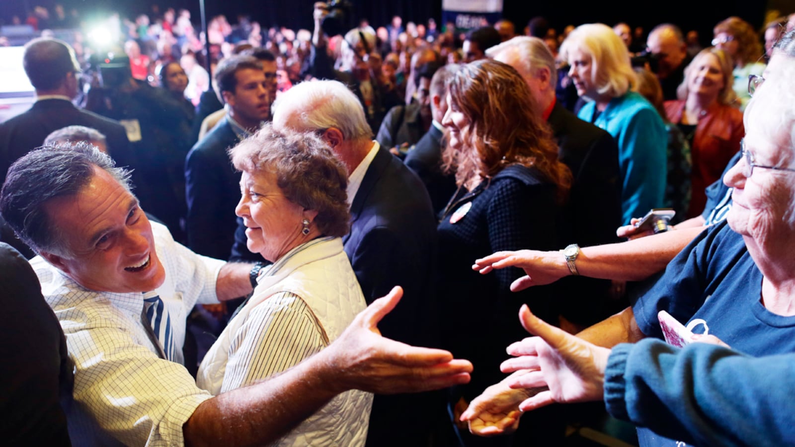 articles/2012/10/25/romney-s-surge/romney-has-momentum-schoen_dovjyq