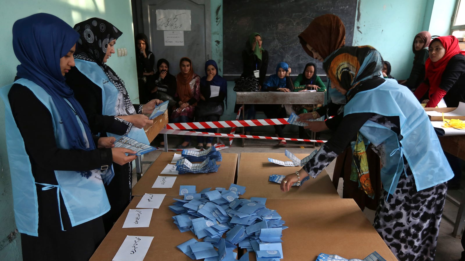 cheats/2014/04/14/major-fraud-in-afghan-elections/140414-afghanistan-elections-cheat_ros5yr