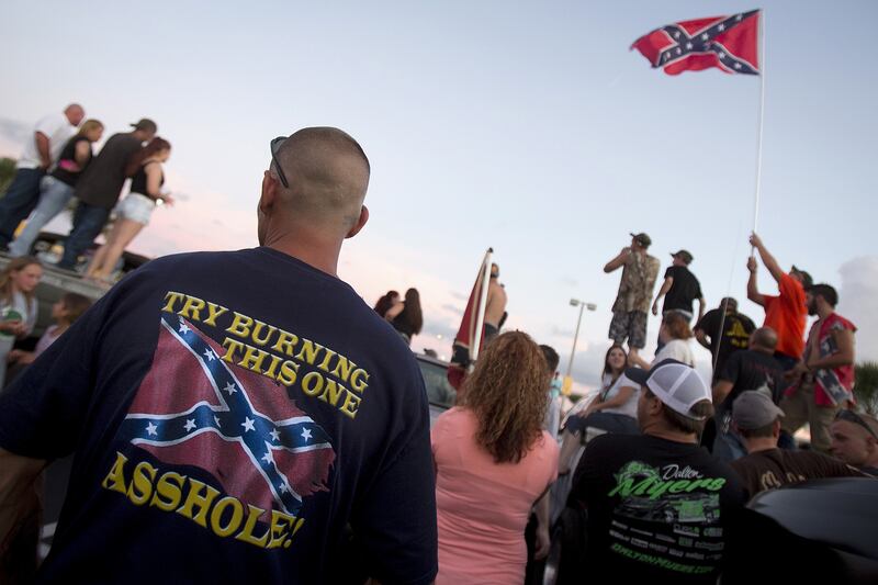 galleries/2015/06/27/confederate-flag-rally-ride-for-pride-photos/150627-confederate-pride-07_dohjlk