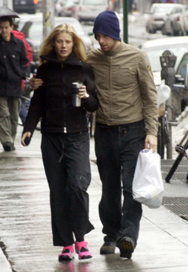 galleries/2011/02/11/how-famous-couples-met/famous-couples---gwyneth-paltrow-and-chris-martin_a3mzdp