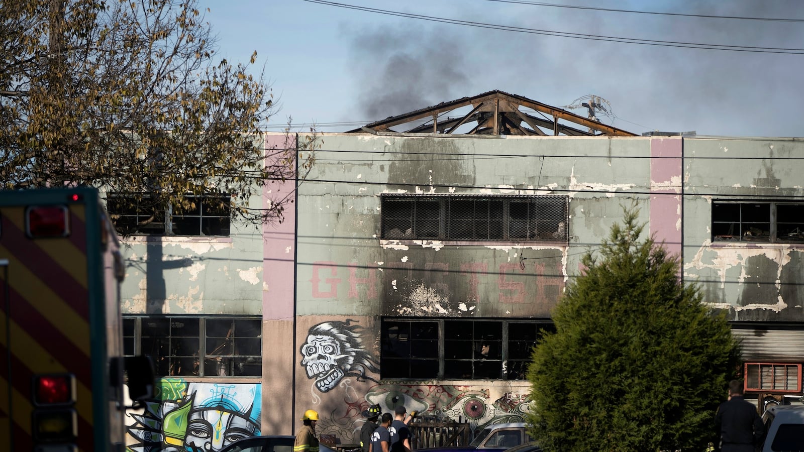 cheats/2016/12/04/oakland-fire-death-toll-rises-to-24/161204-oakland-fire-death-toll-cheat_kfd048