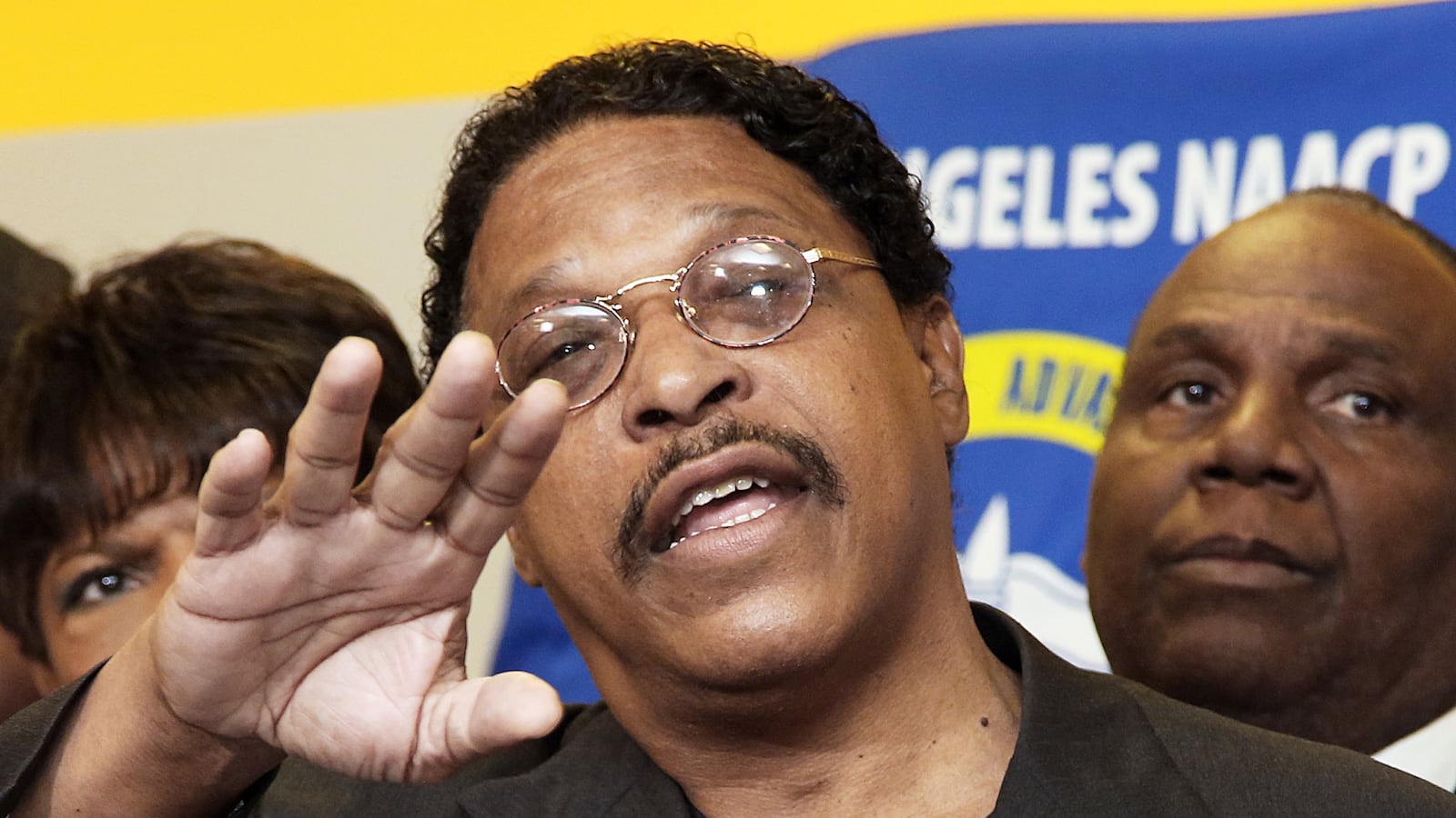 cheats/2014/05/02/l-a-naacp-head-quits-over-sterling/140502-NAACP-cheat_e4ngah