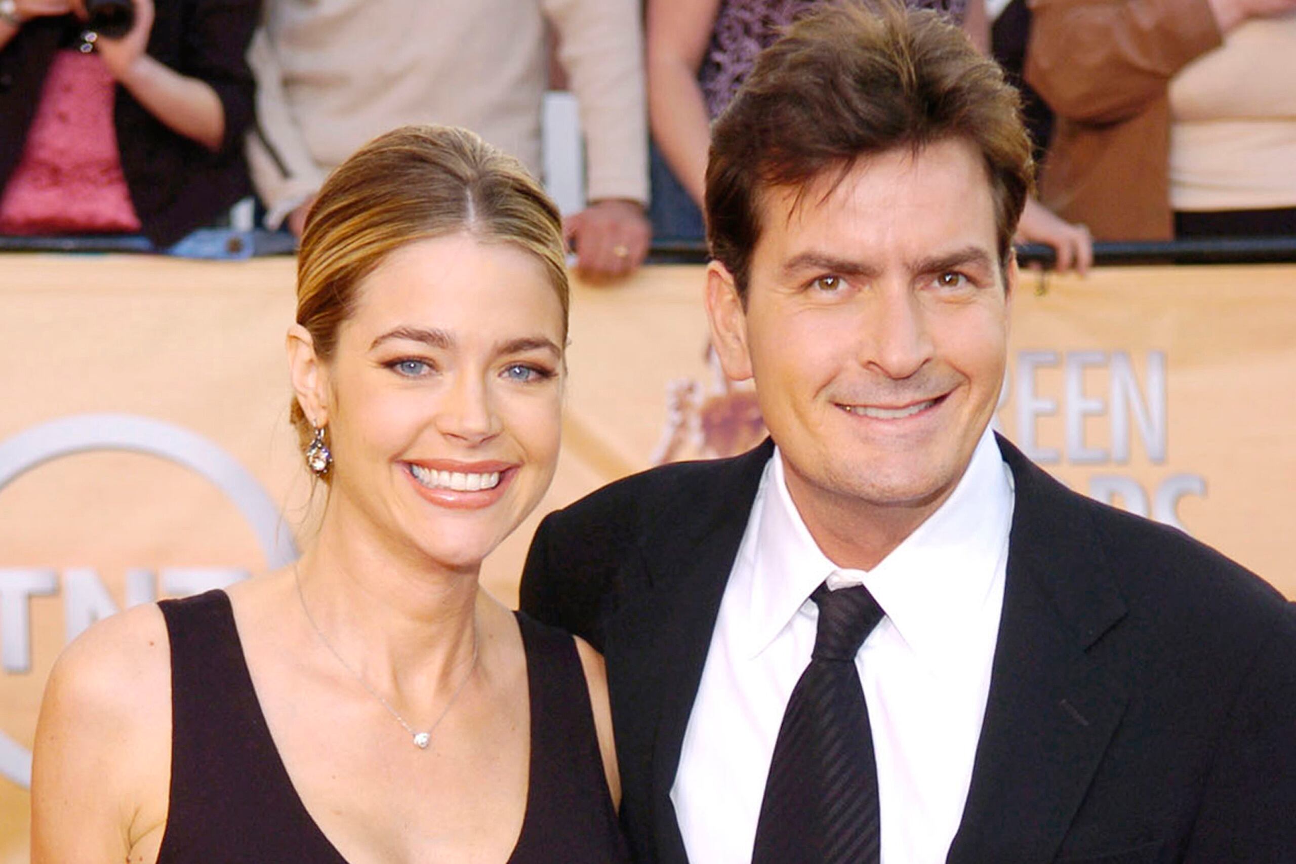 galleries/2013/01/03/simon-cowell-demi-moore-more-stars-who-vacation-with-their-exes-photos/sheen-exes-vacay_ddkhzg