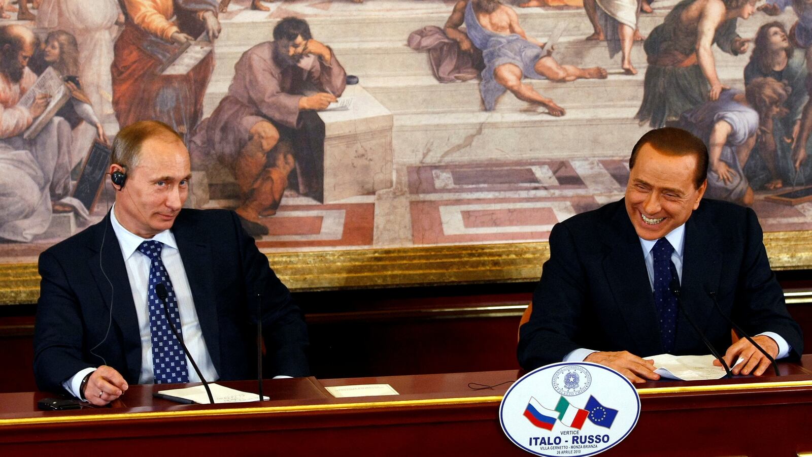 2022-04-09T174409Z_1014528973_RC2TJT9XM72F_RTRMADP_3_UKRAINE-CRISIS-BERLUSCONI-PUTIN_vibyzv