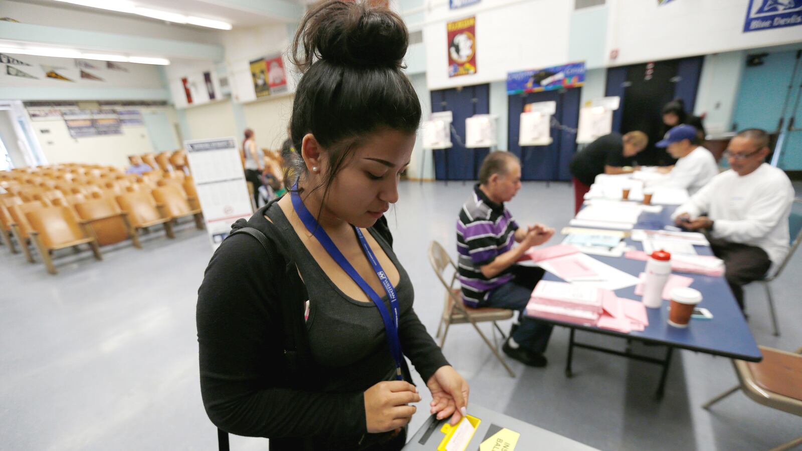 articles/2016/08/29/stealing-voter-files-was-shockingly-easy-for-these-hackers/160829-harris-voting-machines-hacked-tease_ihbdgl