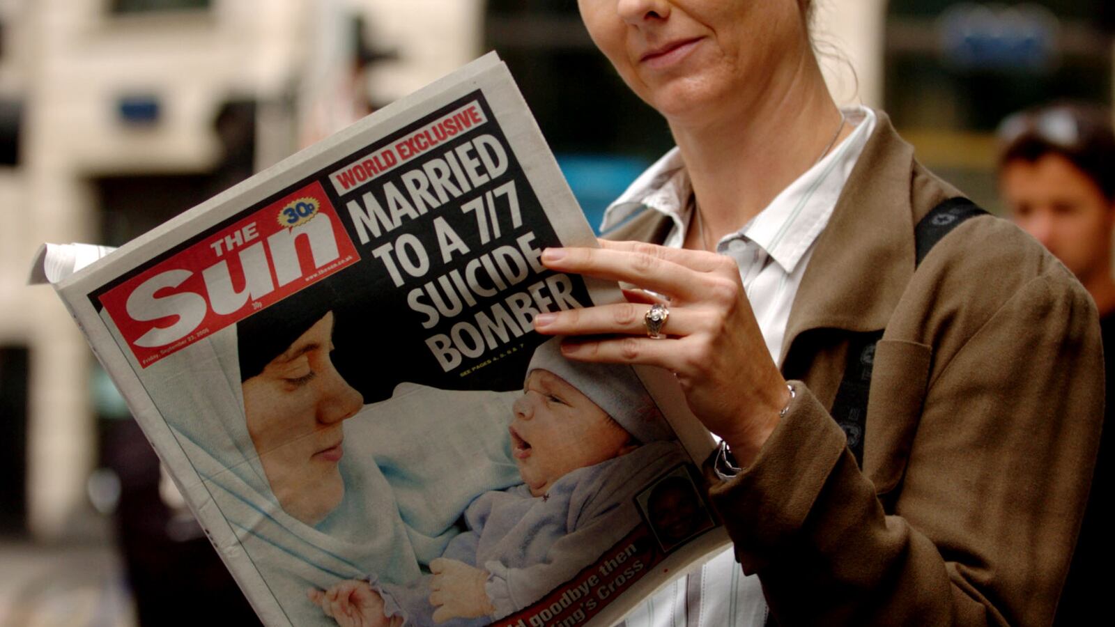 articles/2013/09/24/samantha-lewthwaite-white-widow-involved-in-kenya-attack/130923-hines-widow-tease_igqyzg