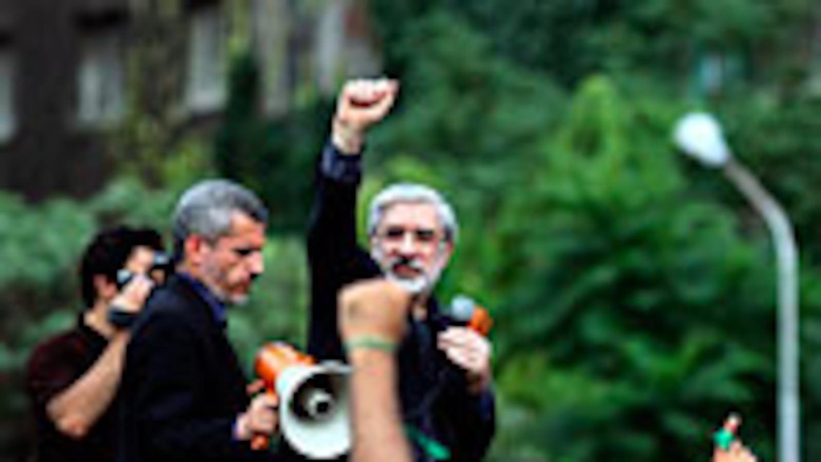 articles/2009/06/19/memo-from-the-streets-of-tehran-part-ii/sharma-tehran-streets_32950_tmrmcf