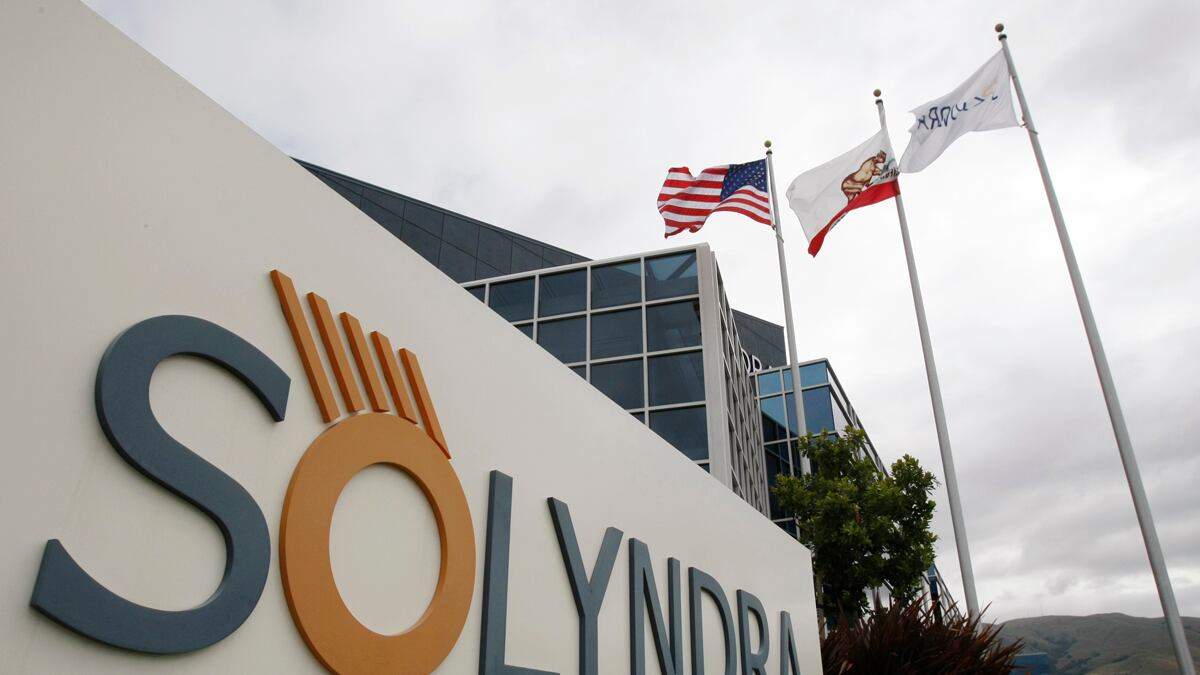 cheats/2011/11/15/solyndra-white-house-asked-to-hide-layoffs/solyndra-layoffs-cheat_q1xsak