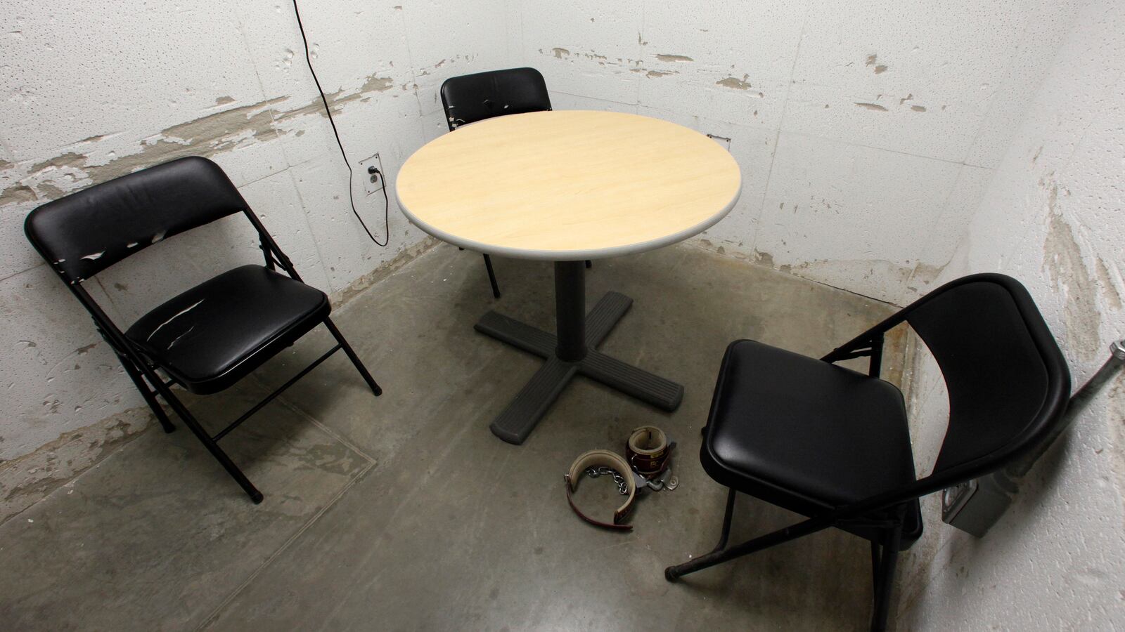 2013-03-11T120000Z_1811626401_GM1E93B0OA901_RTRMADP_3_CUBA_iflxwi