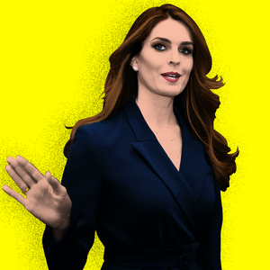 180301-hope-hicks-hero_rtk7yx