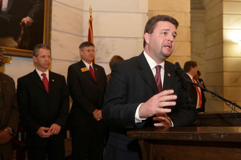 articles/2013/03/07/does-arkansas-hate-women-doctors-decry-new-radical-abortion-ban/130307-Crocker-Arkansas-abortion-tease_mreder